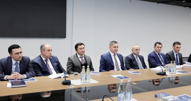 “Ədalət mühakiməsi hüququ” adlı dərs vəsaitinin təqdimat mərasimi keçirilib