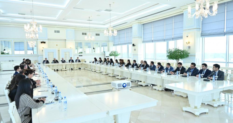 Milli Məclisdə vəzifəyə yeni təyin olunmuş hakimlərlə görüş keçirilib