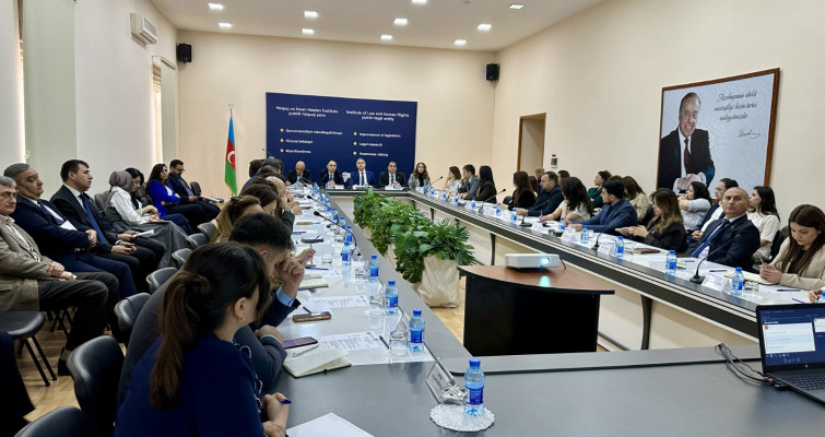 Hakim və vəkillərin etik davranışı mövzusunda məlumat sessiyası keçirilib