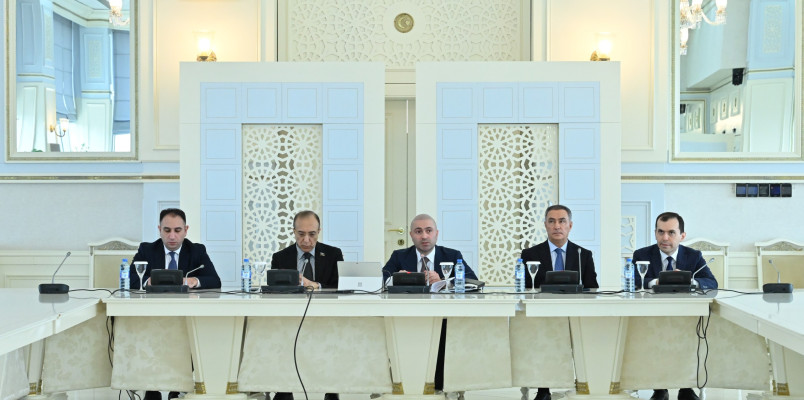 Milli Məclisdə vəzifəyə yeni təyin olunmuş hakimlərlə görüş keçirilib