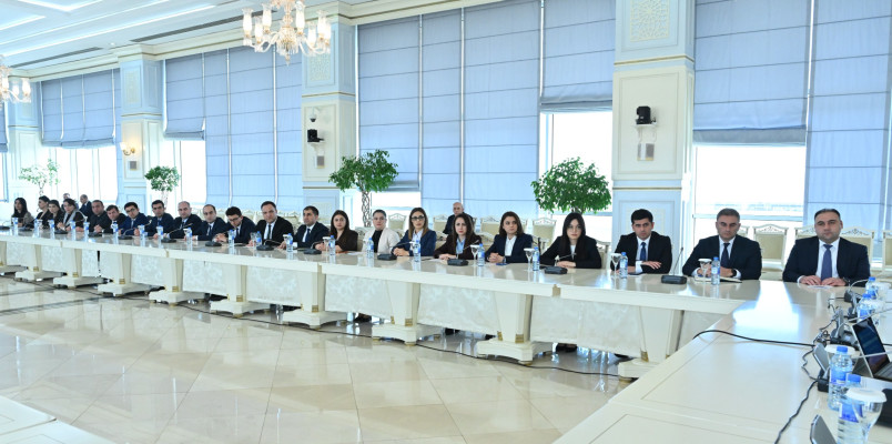 Milli Məclisdə vəzifəyə yeni təyin olunmuş hakimlərlə görüş keçirilib