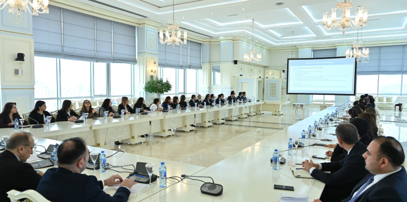 Milli Məclisdə vəzifəyə yeni təyin olunmuş hakimlərlə görüş keçirilib