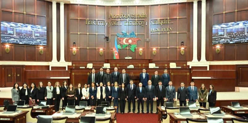 Milli Məclisdə vəzifəyə yeni təyin olunmuş hakimlərlə görüş keçirilib