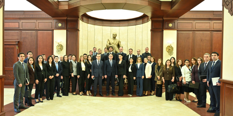 Milli Məclisdə vəzifəyə yeni təyin olunmuş hakimlərlə görüş keçirilib