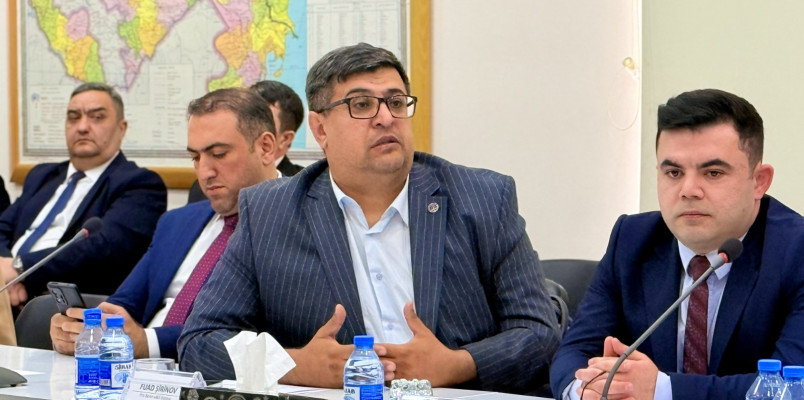 Hakim və vəkillərin etik davranışı mövzusunda məlumat sessiyası keçirilib