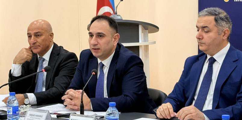 Hakim və vəkillərin etik davranışı mövzusunda məlumat sessiyası keçirilib