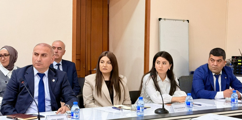 Hakim və vəkillərin etik davranışı mövzusunda məlumat sessiyası keçirilib