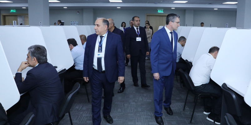 Hakimliyə namizədlərlə test imtahanı keçirilib