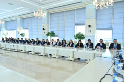 Milli Məclisdə vəzifəyə yeni təyin olunmuş hakimlərlə görüş keçirilib