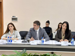 Hakim və vəkillərin etik davranışı mövzusunda məlumat sessiyası keçirilib