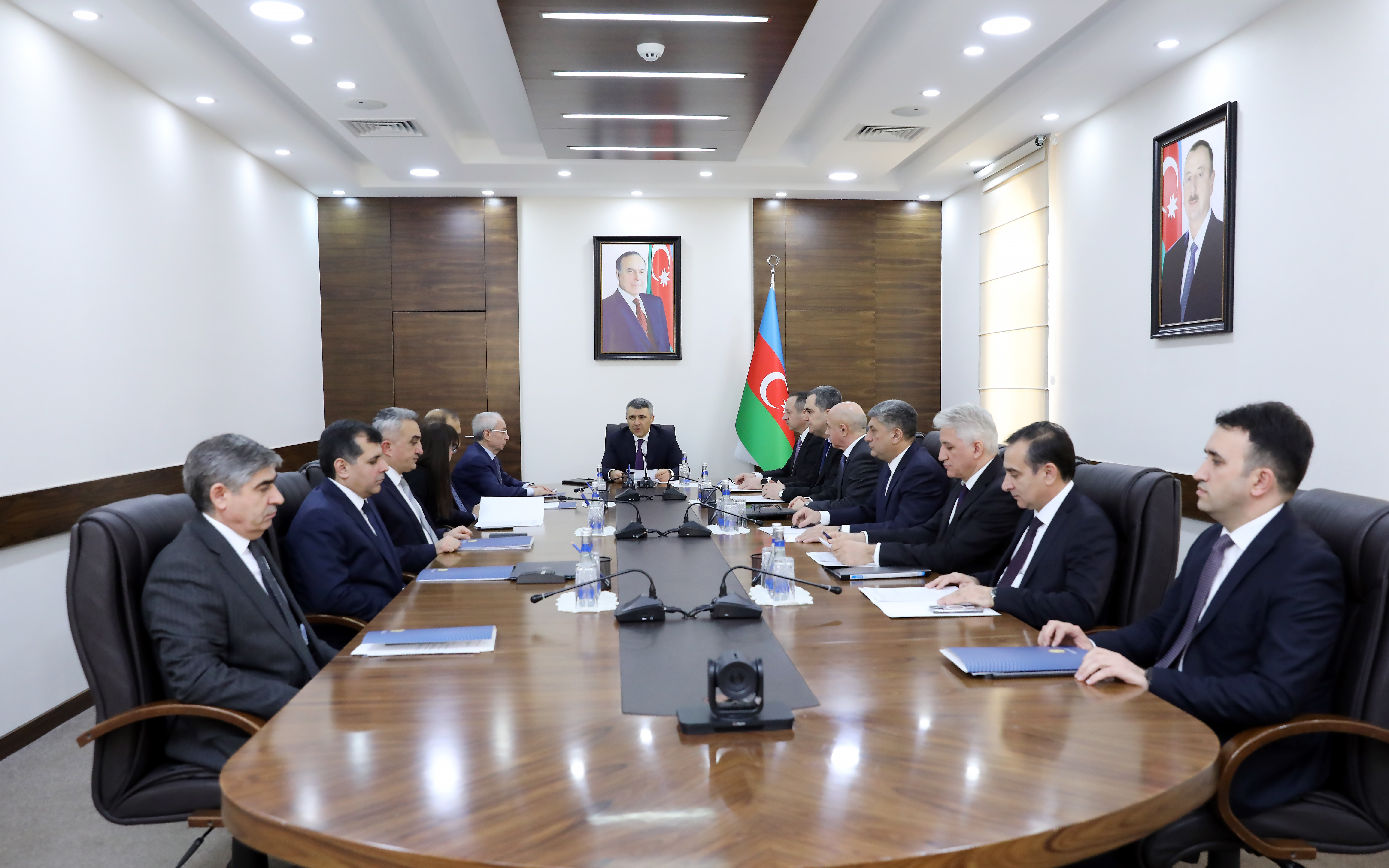 Məhkəmə-Hüquq Şurasının növbəti iclası keçirilib