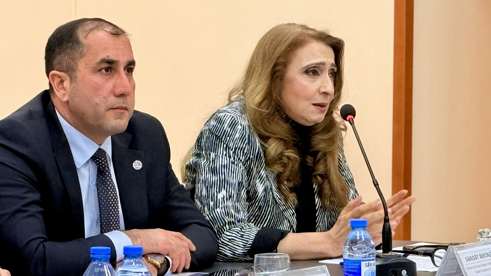 Hakim və vəkillərin etik davranışı mövzusunda məlumat sessiyası keçirilib