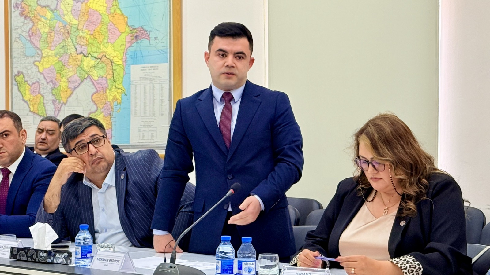 Hakim və vəkillərin etik davranışı mövzusunda məlumat sessiyası keçirilib