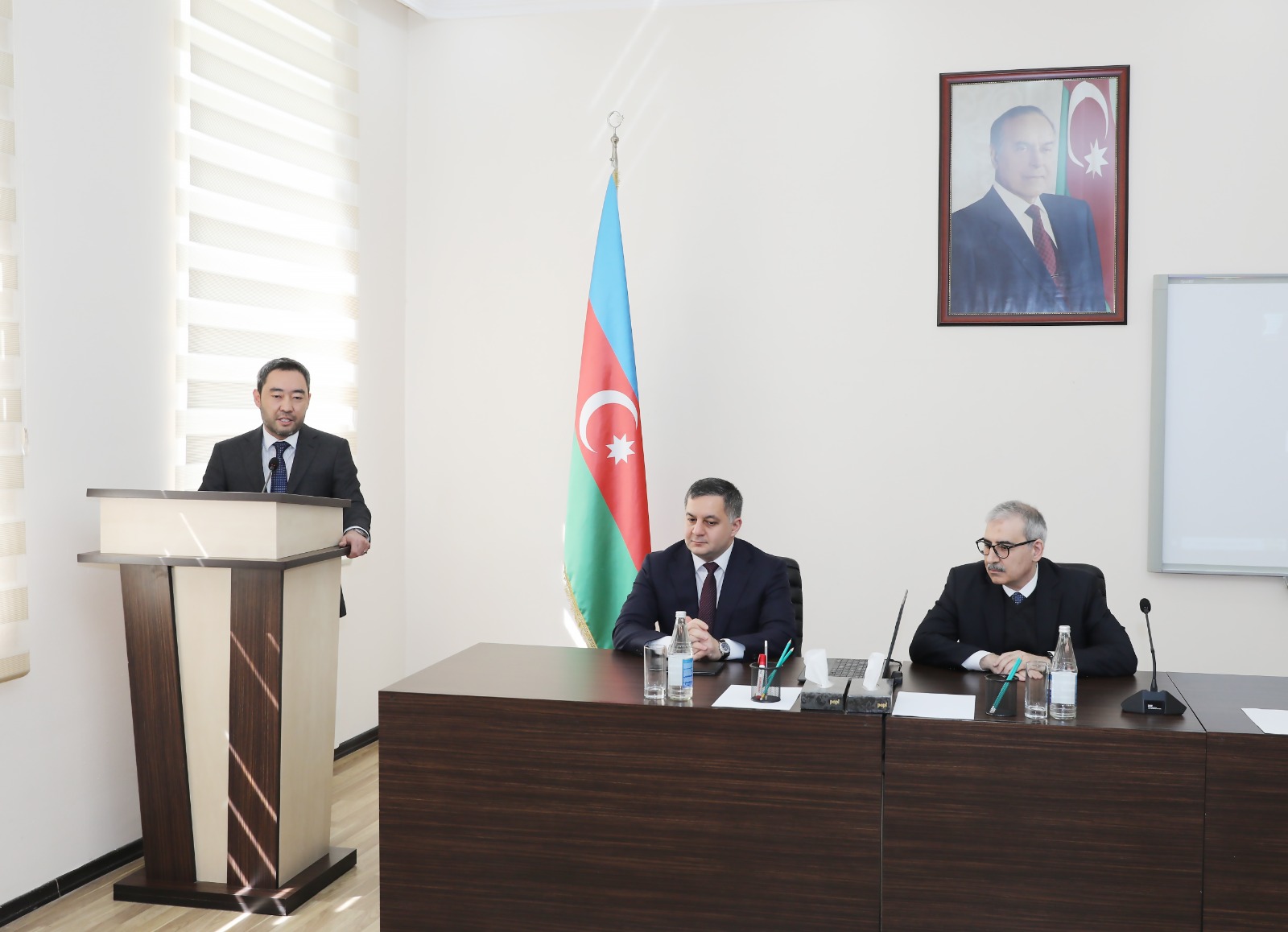 Qazaxıstan Respublikası Ali Məhkəmə Şurası yanında Ədliyyə Akademiyasında təlim keçən hakimliyə namizədlər Azərbaycanda təlim səfərində olublar