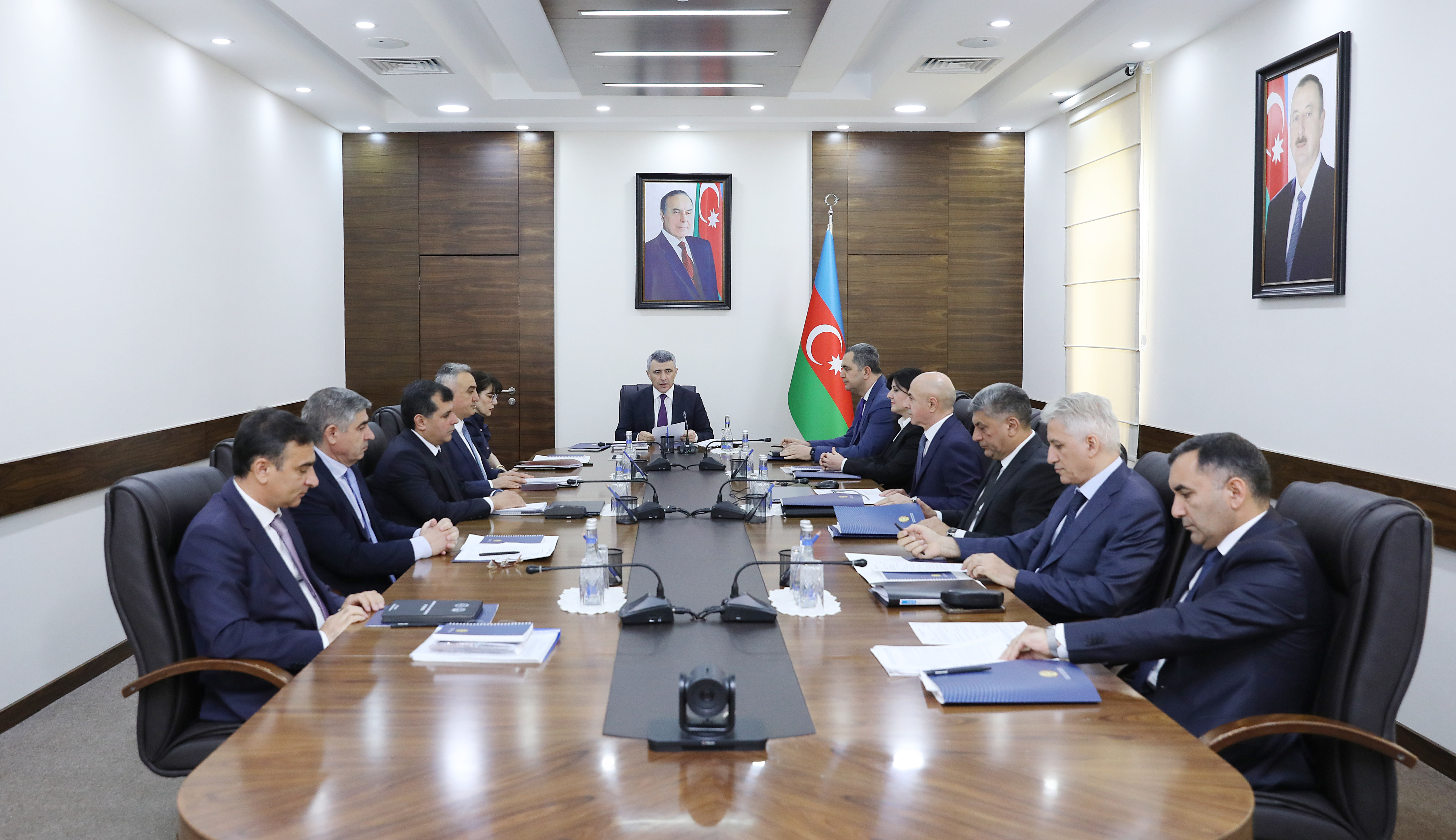 Məhkəmə-Hüquq Şurasının növbəti iclası keçirilib
